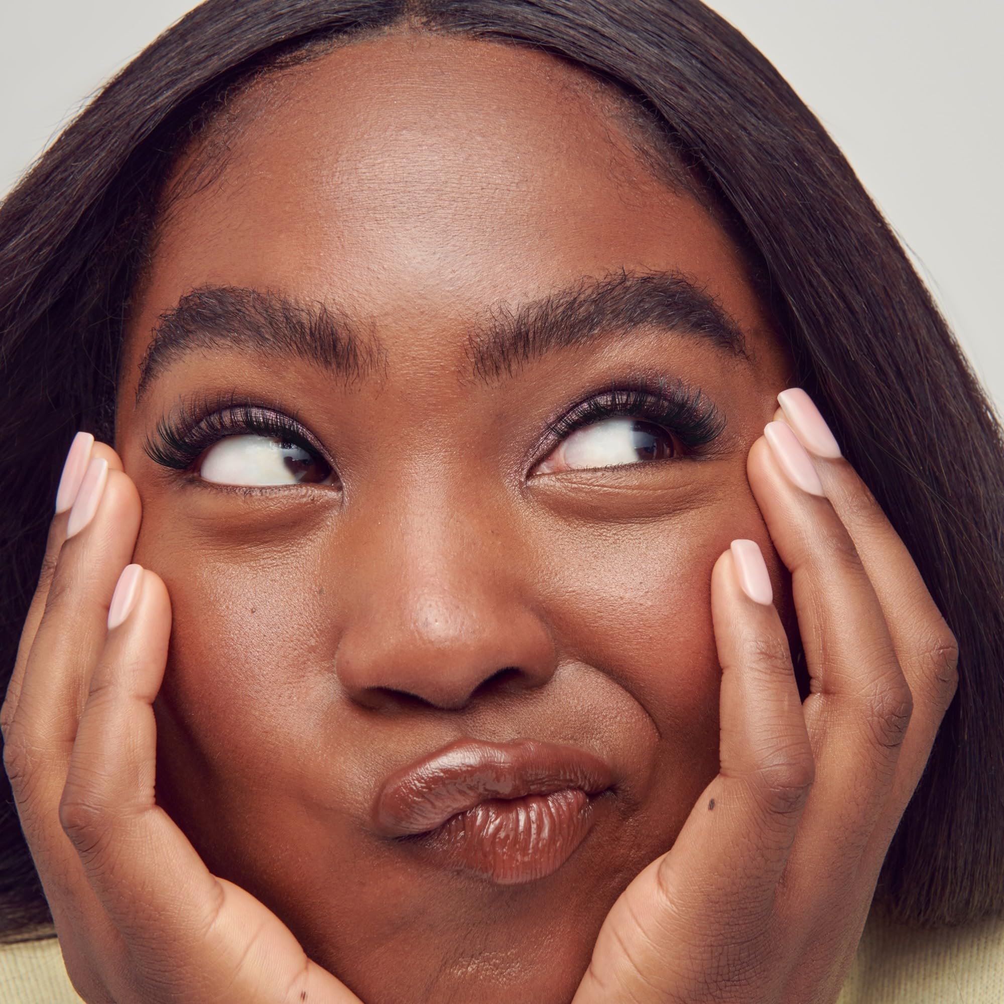 KISS imPRESS Falsies Press On Self Adhesive Eyelashes, 12mm-14mm Glam Volume Press On Lashes, Black, No Glue Needed, Invisible Band, 20 Lash Clusters & Non-Stick Applicator - Spiky